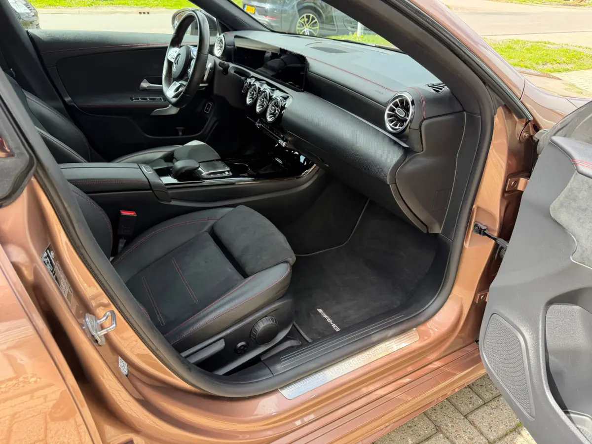 250 e Premium Roségoud | Head up | Sfeer | ACC