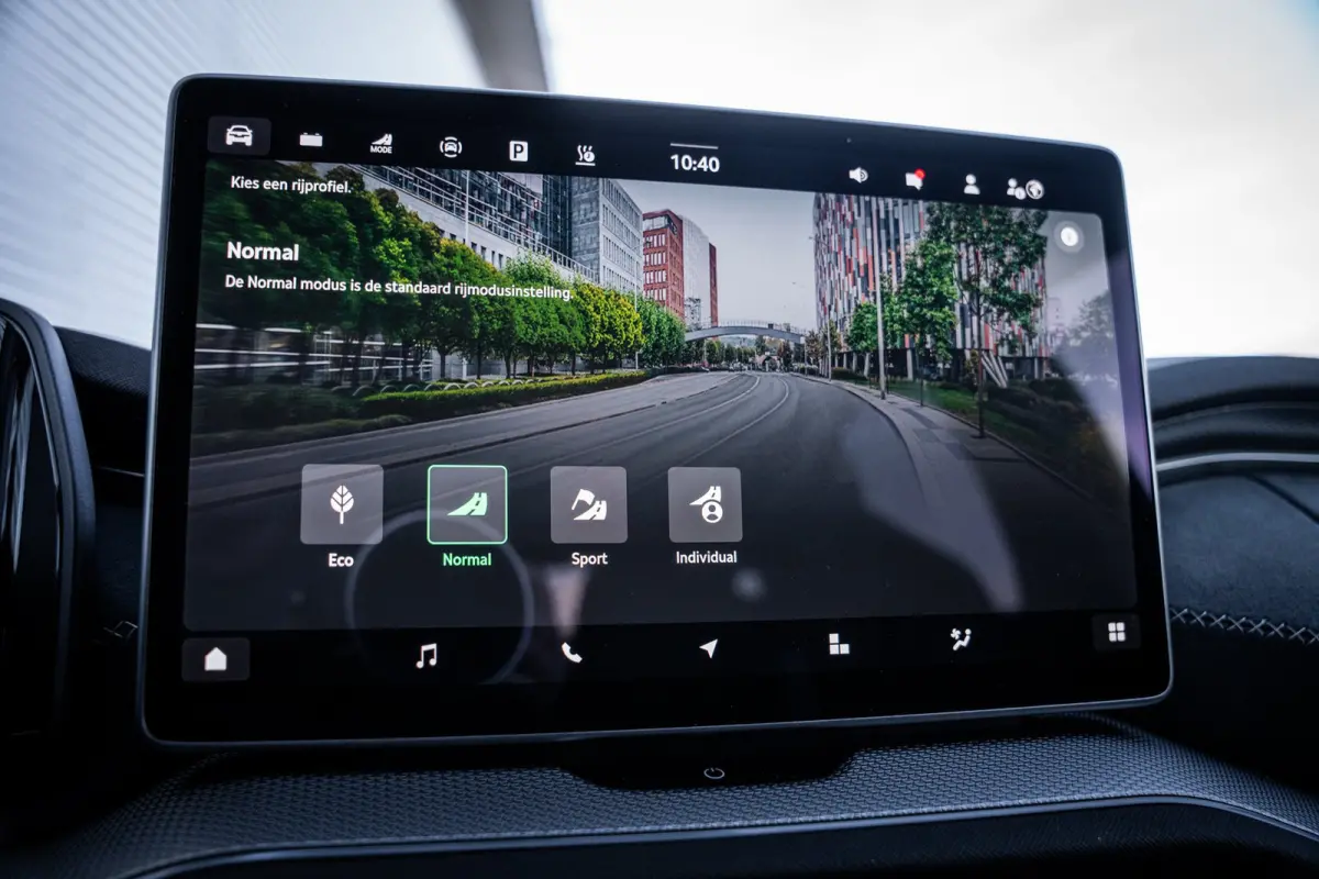 1.5 TSI PHEV Sportline Business | Achteruitrijcamera | Trekhaak uitklapbaar | Voorstoelen verwarmd