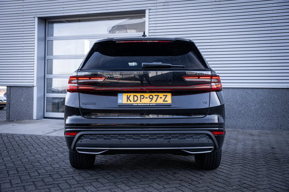 1.5 TSI PHEV Sportline Business | Achteruitrijcamera | Trekhaak uitklapbaar | Voorstoelen verwarmd