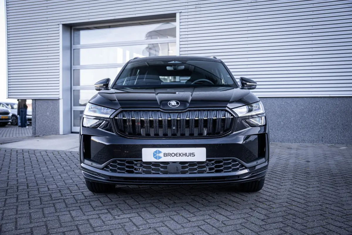 1.5 TSI PHEV Sportline Business | Achteruitrijcamera | Trekhaak uitklapbaar | Voorstoelen verwarmd