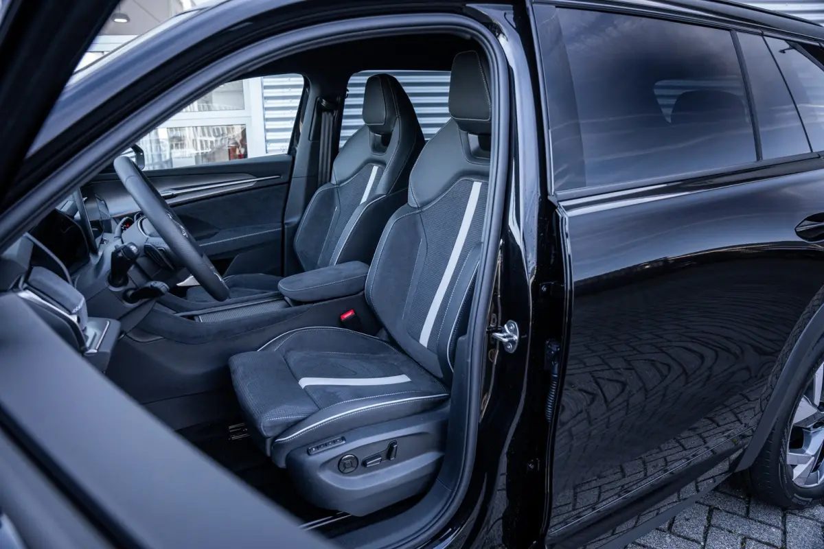 1.5 TSI PHEV Sportline Business | Achteruitrijcamera | Trekhaak uitklapbaar | Voorstoelen verwarmd