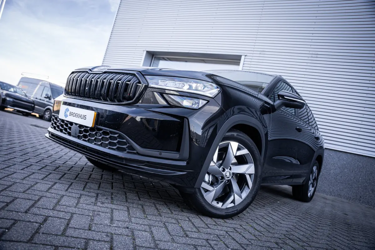 1.5 TSI PHEV Sportline Business | Achteruitrijcamera | Trekhaak uitklapbaar | Voorstoelen verwarmd