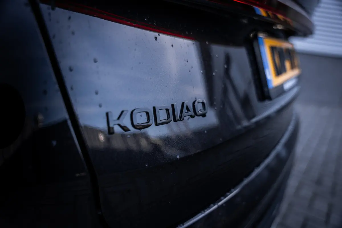 1.5 TSI PHEV Sportline Business | Achteruitrijcamera | Trekhaak uitklapbaar | Voorstoelen verwarmd
