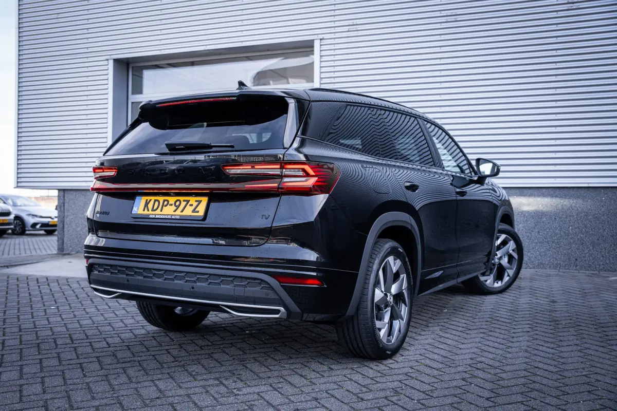 1.5 TSI PHEV Sportline Business | Achteruitrijcamera | Trekhaak uitklapbaar | Voorstoelen verwarmd