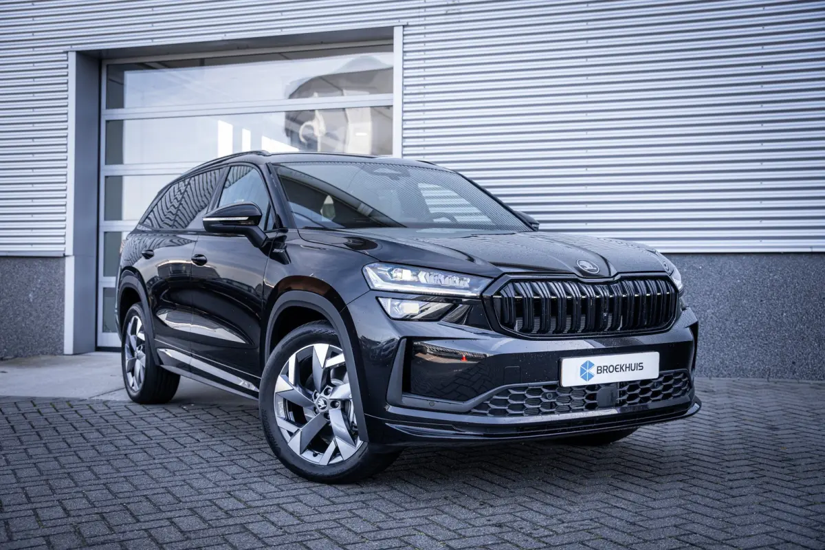 1.5 TSI PHEV Sportline Business | Achteruitrijcamera | Trekhaak uitklapbaar | Voorstoelen verwarmd