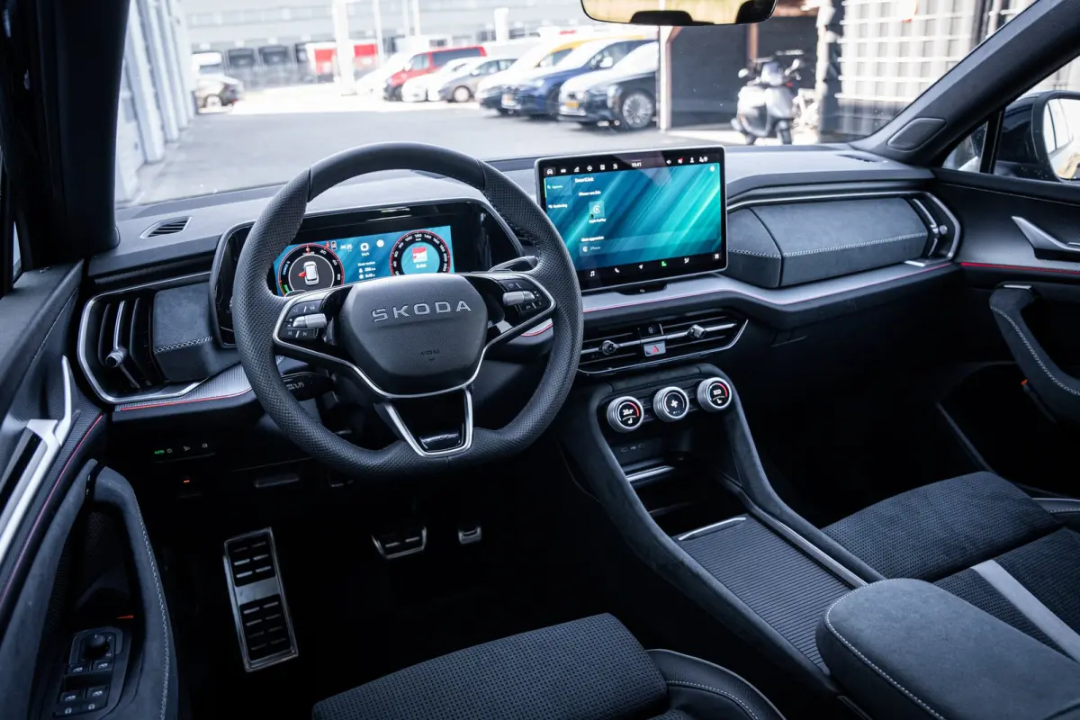 1.5 TSI PHEV Sportline Business | Achteruitrijcamera | Trekhaak uitklapbaar | Voorstoelen verwarmd