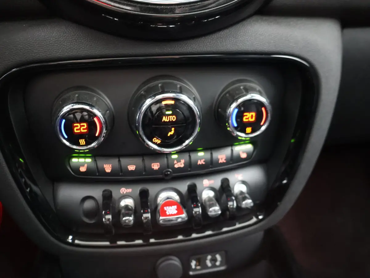 2.0 COOPER S 192 PK AUT. + PANORAMA | CAMERA | HEAD-UP | HARMAN/KARDON | STOELVERWARMING