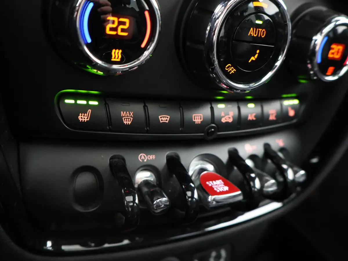 2.0 COOPER S 192 PK AUT. + PANORAMA | CAMERA | HEAD-UP | HARMAN/KARDON | STOELVERWARMING