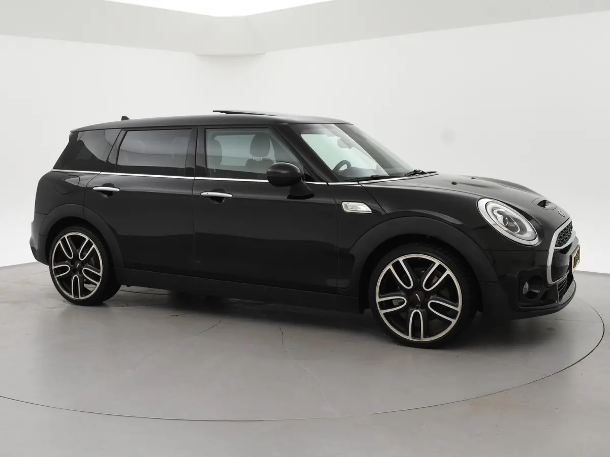 2.0 COOPER S 192 PK AUT. + PANORAMA | CAMERA | HEAD-UP | HARMAN/KARDON | STOELVERWARMING
