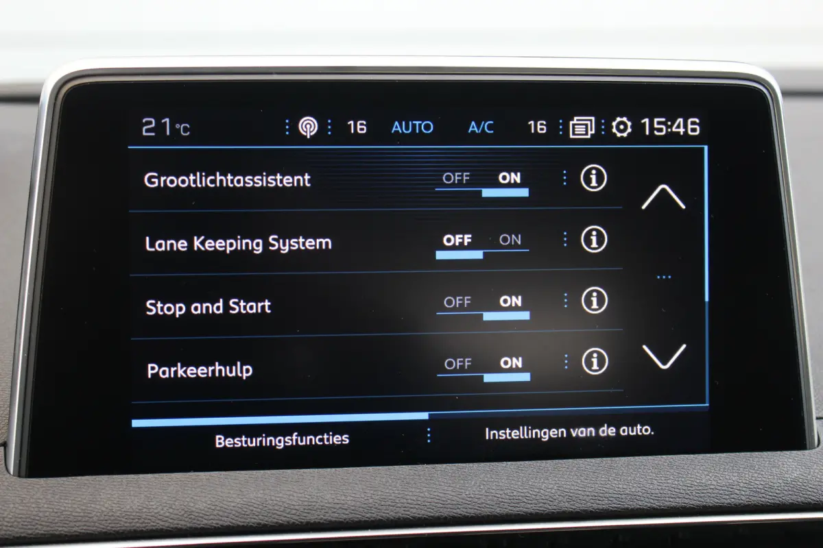 1.2 GT Line Avantage Aut. | Elec. Achterklep | Camera | Pdc | Navi | Cruise | Carplay | | Achterbank in delen neerklapbaar | Afwijkende dakkleur | Alarm klasse 1(startblokkering)| Elec. Acht