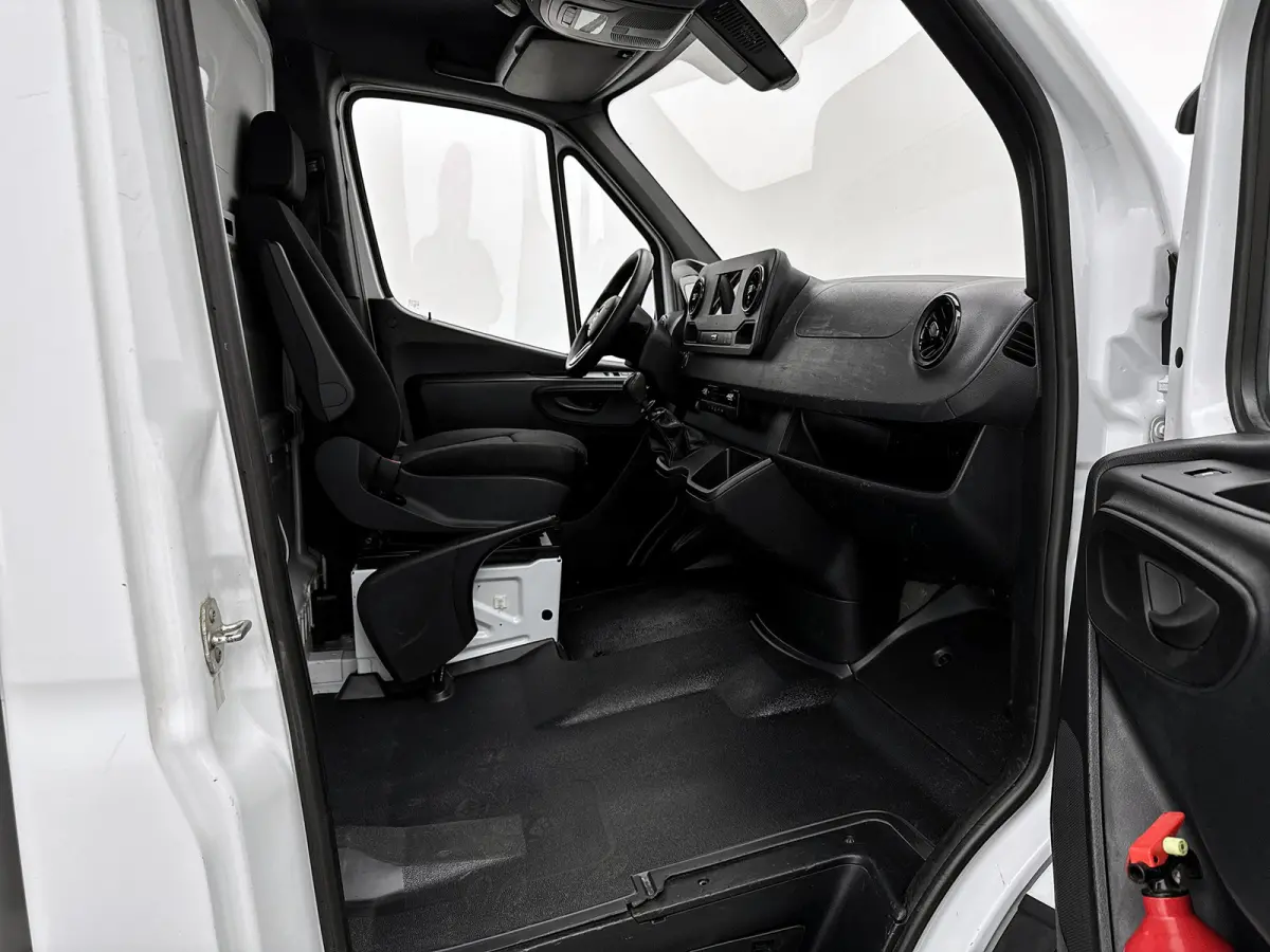 315 1.9 CDI L2 RWD Koelwagen Navigatie Carrier koeling Zijdeur L+R Camera MBUX Carplay Euro 6