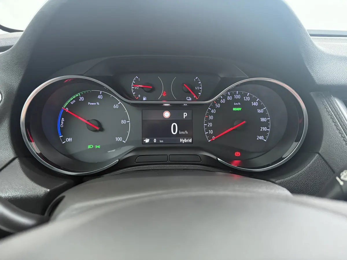 1.6 Turbo Hybrid Business Edition / Navigatie / Camera / Parkeersensoren / ECC / Carplay / 18'' LMV