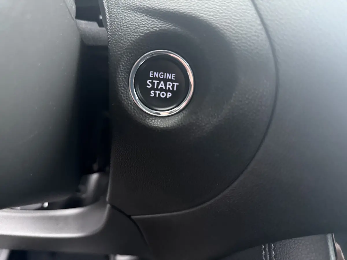 1.6 Turbo Hybrid Business Edition / Navigatie / Camera / Parkeersensoren / ECC / Carplay / 18'' LMV
