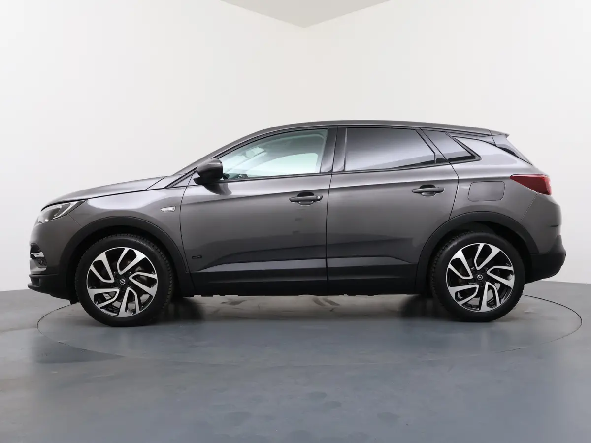 1.6 Turbo Hybrid Business Edition / Navigatie / Camera / Parkeersensoren / ECC / Carplay / 18'' LMV