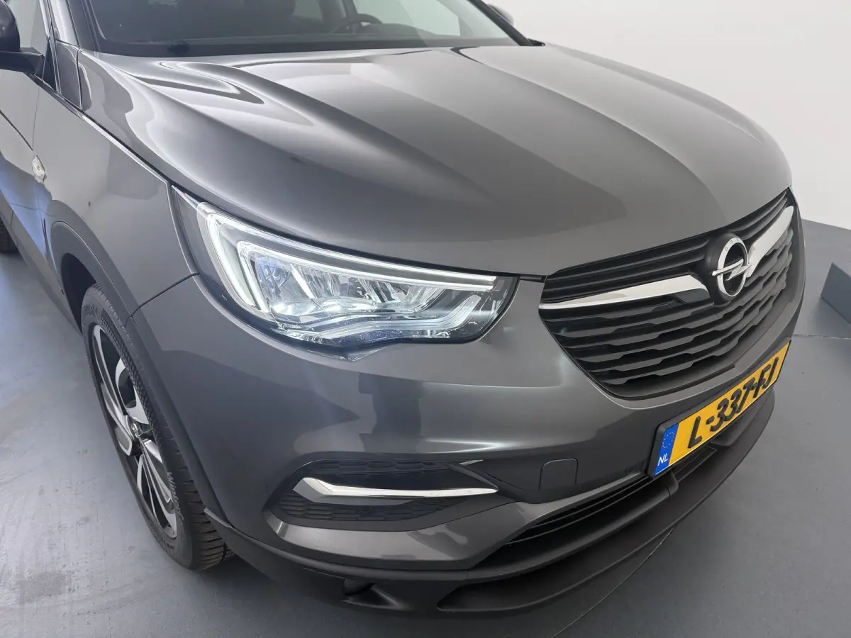 1.6 Turbo Hybrid Business Edition / Navigatie / Camera / Parkeersensoren / ECC / Carplay / 18'' LMV