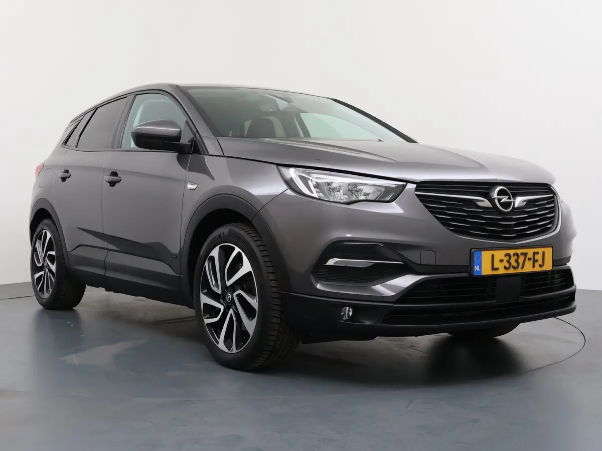 1.6 Turbo Hybrid Business Edition / Navigatie / Camera / Parkeersensoren / ECC / Carplay / 18'' LMV