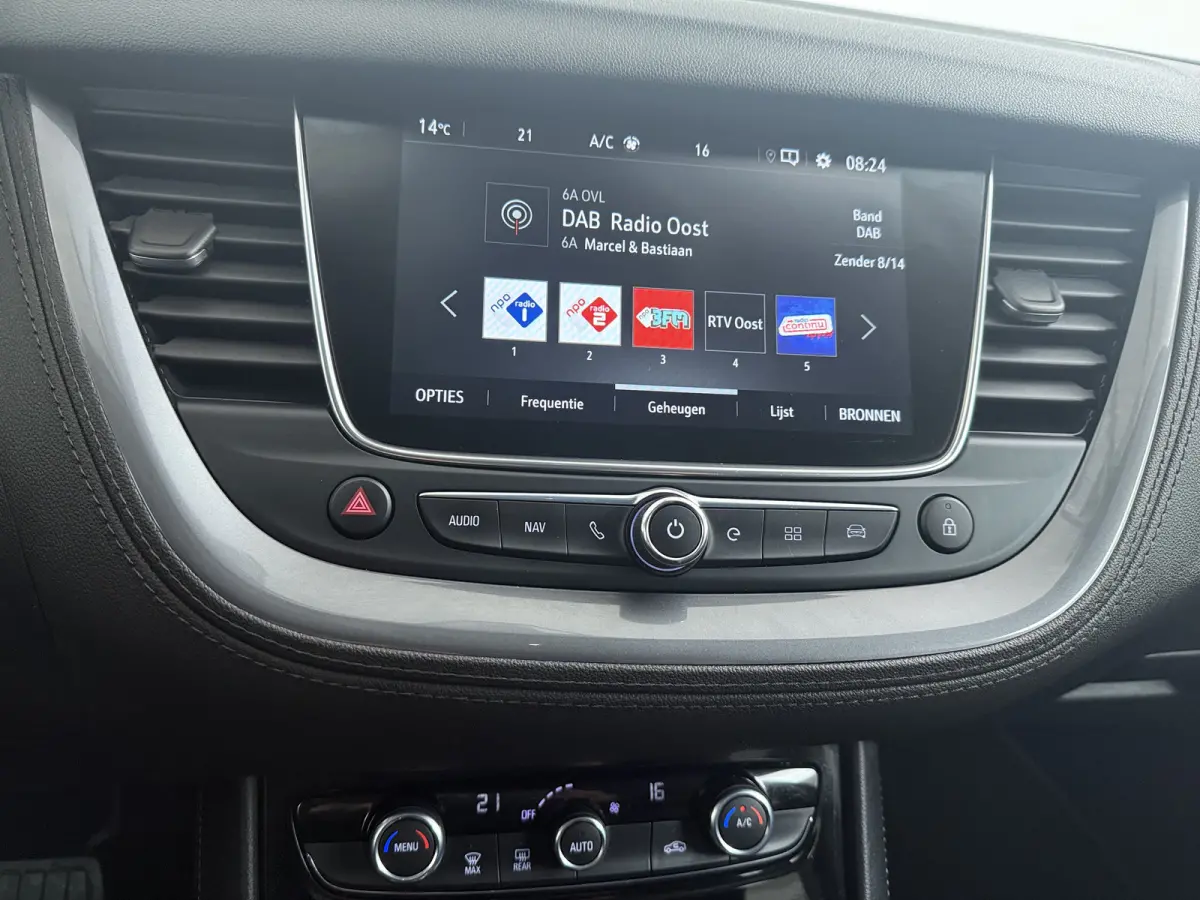 1.6 Turbo Hybrid Business Edition / Navigatie / Camera / Parkeersensoren / ECC / Carplay / 18'' LMV
