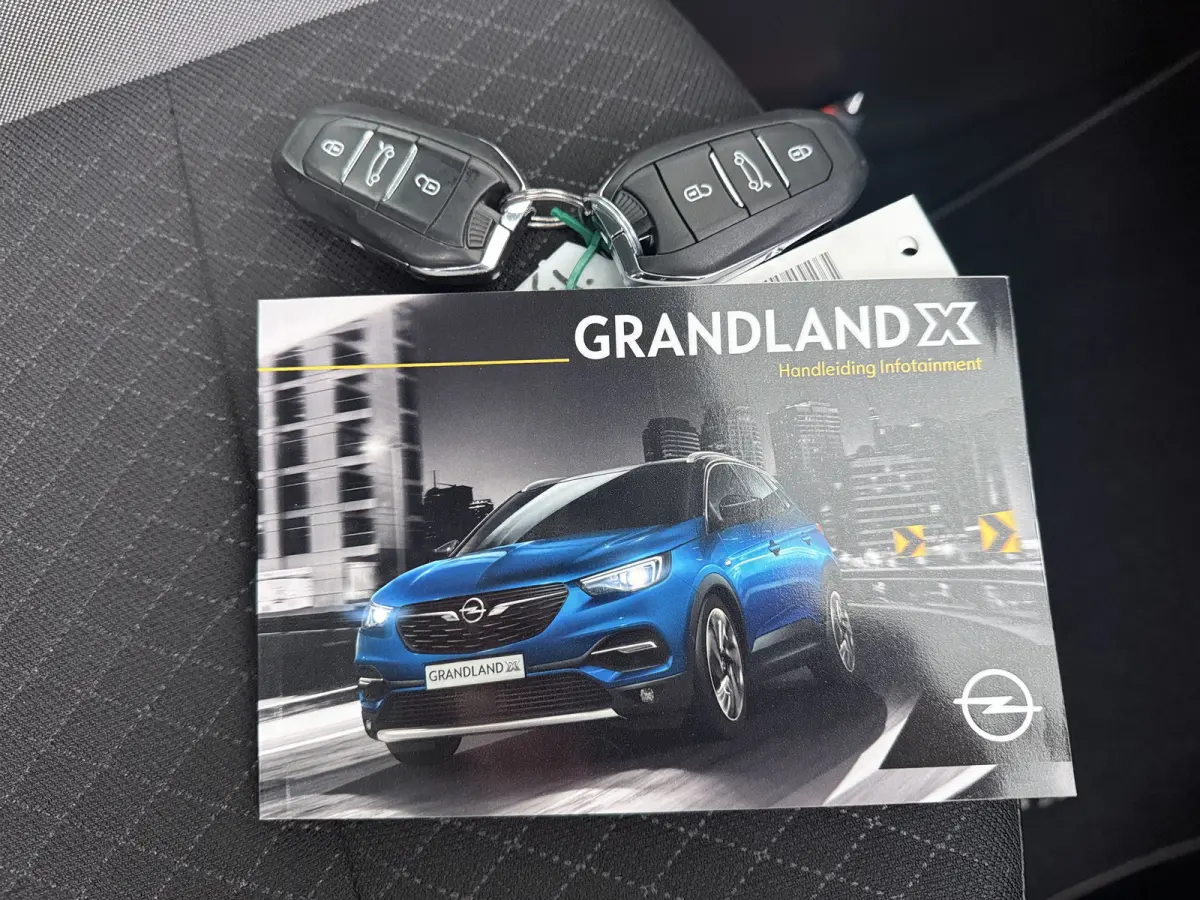 1.6 Turbo Hybrid Business Edition / Navigatie / Camera / Parkeersensoren / ECC / Carplay / 18'' LMV