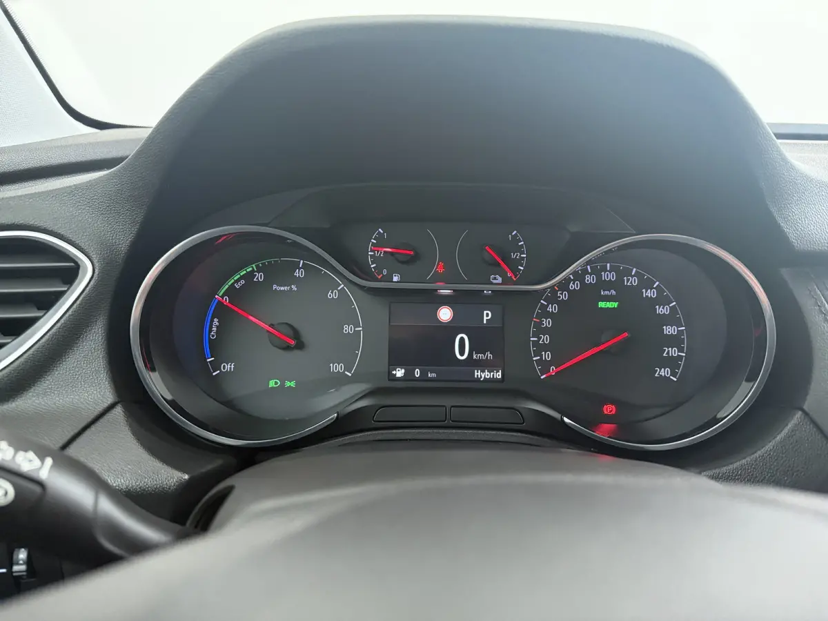 1.6 Turbo Hybrid Business Edition / Navigatie / Camera / Parkeersensoren / ECC / Carplay / 18'' LMV