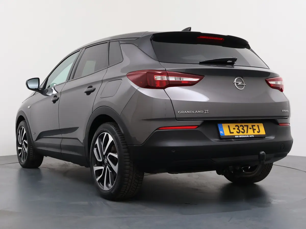 1.6 Turbo Hybrid Business Edition / Navigatie / Camera / Parkeersensoren / ECC / Carplay / 18'' LMV