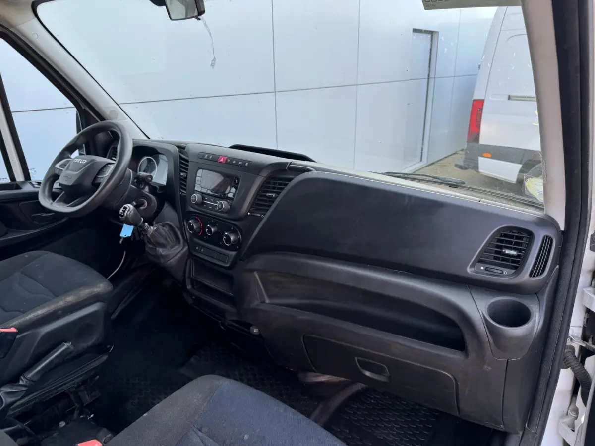 35C14 2.3 Kipper Dubbele Cabine Dubbellucht 3,5t Trekhaak 6 Stoelen Airco Cruise Control Benne Tipper