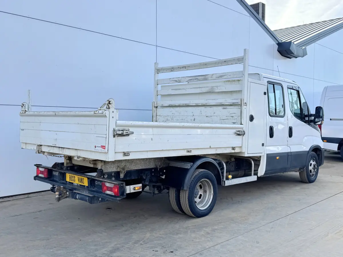 35C14 2.3 Kipper Dubbele Cabine Dubbellucht 3,5t Trekhaak 6 Stoelen Airco Cruise Control Benne Tipper