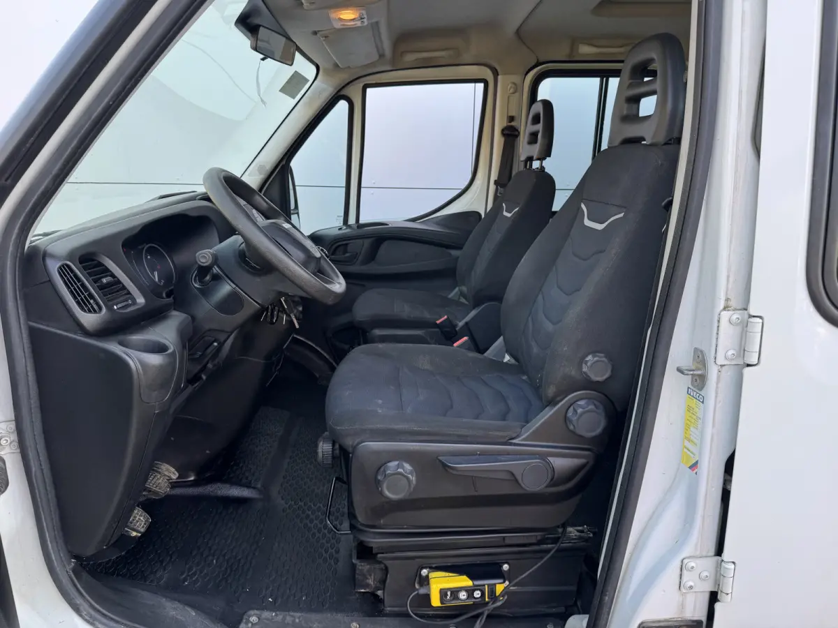 35C14 2.3 Kipper Dubbele Cabine Dubbellucht 3,5t Trekhaak 6 Stoelen Airco Cruise Control Benne Tipper
