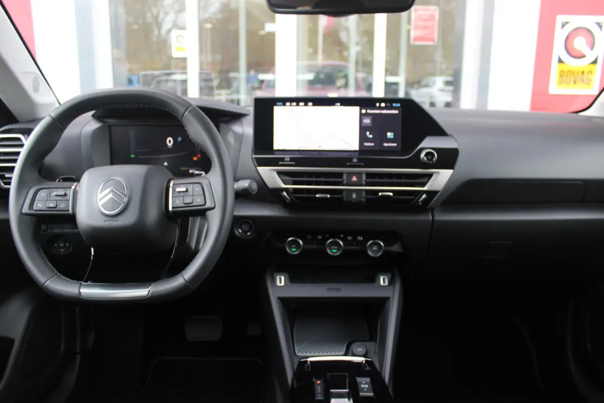 C4 1.2 HYbrid 145PK MAX | HEAD UP DISPLAY | CAMERA VOOR + ACHTER | NAVIGATIE | DRAADLOZE TELEFOONLADER | FULL LED KOPLAMPEN | DRAADLOZE APPLE CARPLAY/ANDROID AUTO | 18" LICHTMETALEN VELGEN |