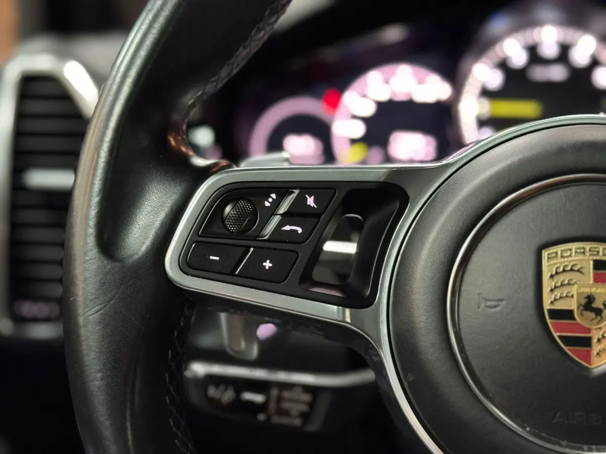 3.0 E-Hybrid|ACC|PANO|SPORTCHRONO|22''|SOFTCLOSE