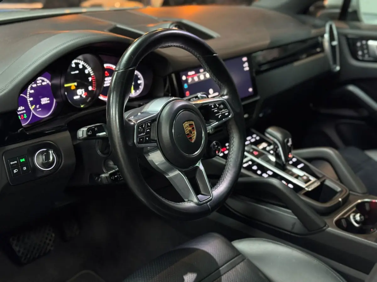 3.0 E-Hybrid|ACC|PANO|SPORTCHRONO|22''|SOFTCLOSE