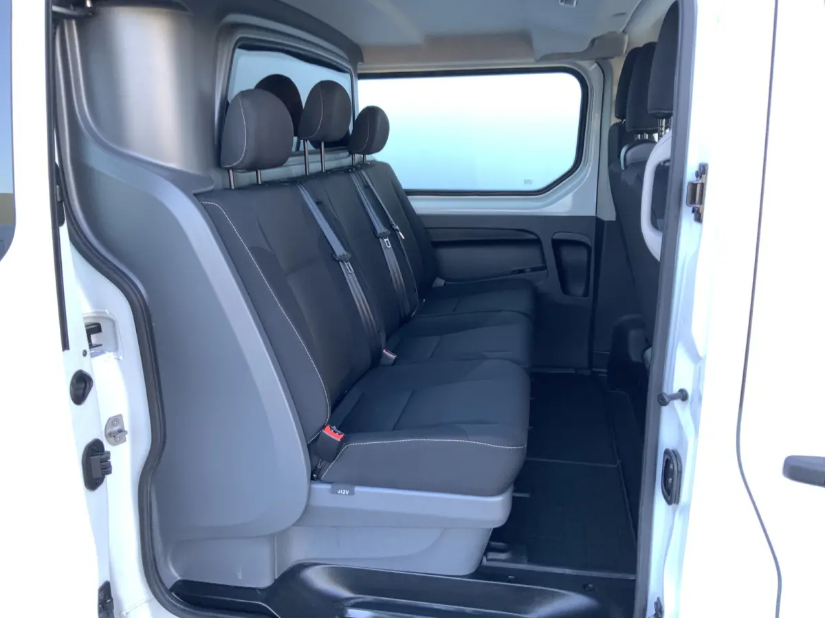 1.6 dCi T29 L2H1 Dub Cab 6 Zits Airco Cruise Trekhaak 2000 kg Euro 6
