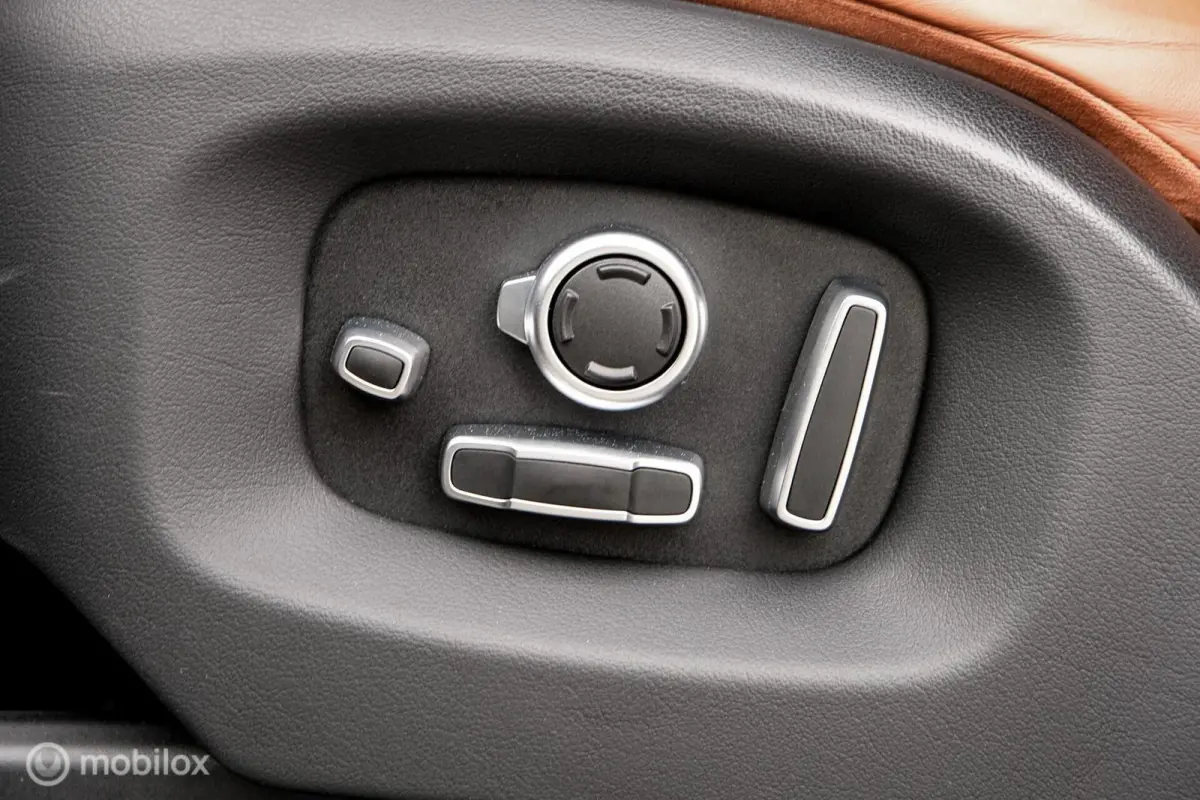 3.0 TDV6 Autobiography | Massage | 360 | Alcantara | Pano | Ambiant | LED | Trekhaak | Stoelverw. en ventilatie | NL Auto