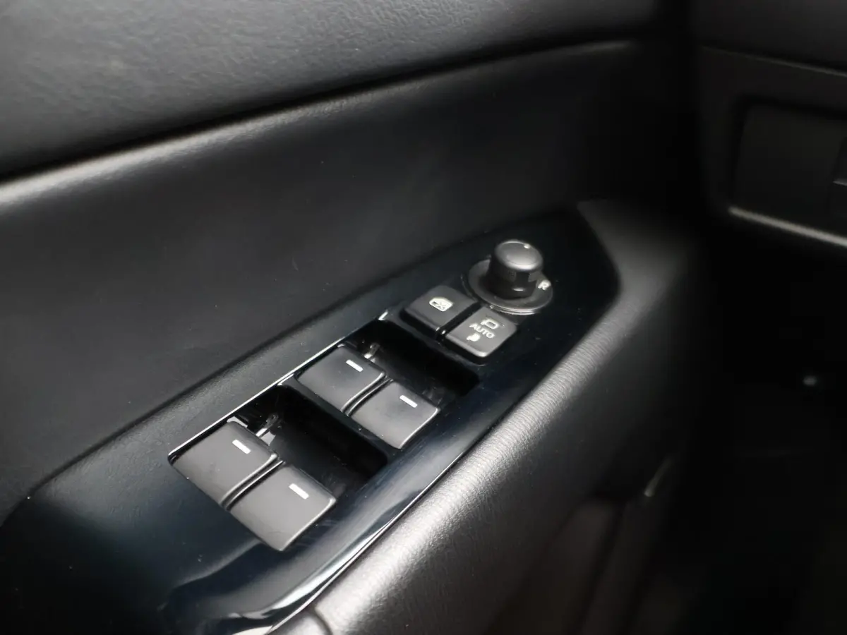 2.0 165 PK AUT. + 20 INCH LMV | LEDER | CARPLAY | BOSE | MEMORY | STUUR/STOELVERW.