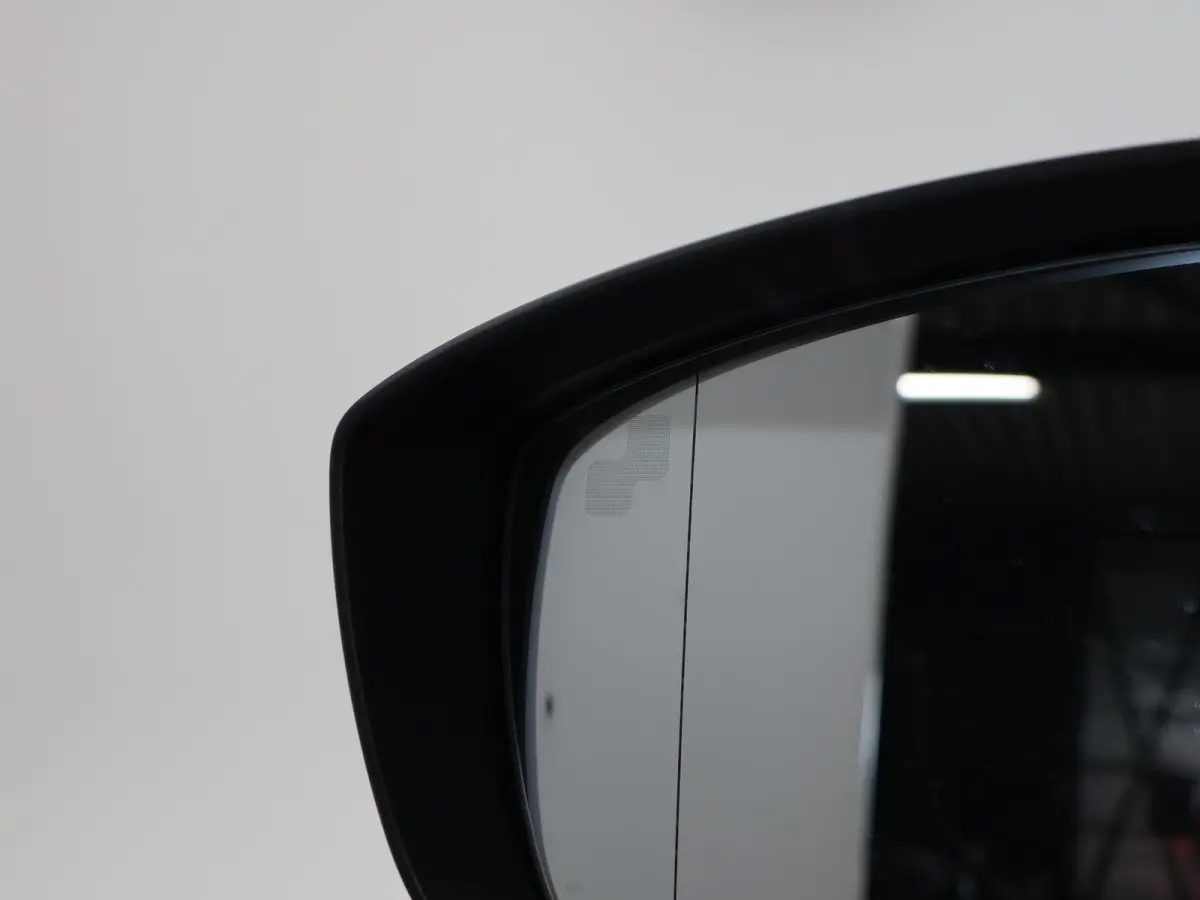 2.0 165 PK AUT. + 20 INCH LMV | LEDER | CARPLAY | BOSE | MEMORY | STUUR/STOELVERW.