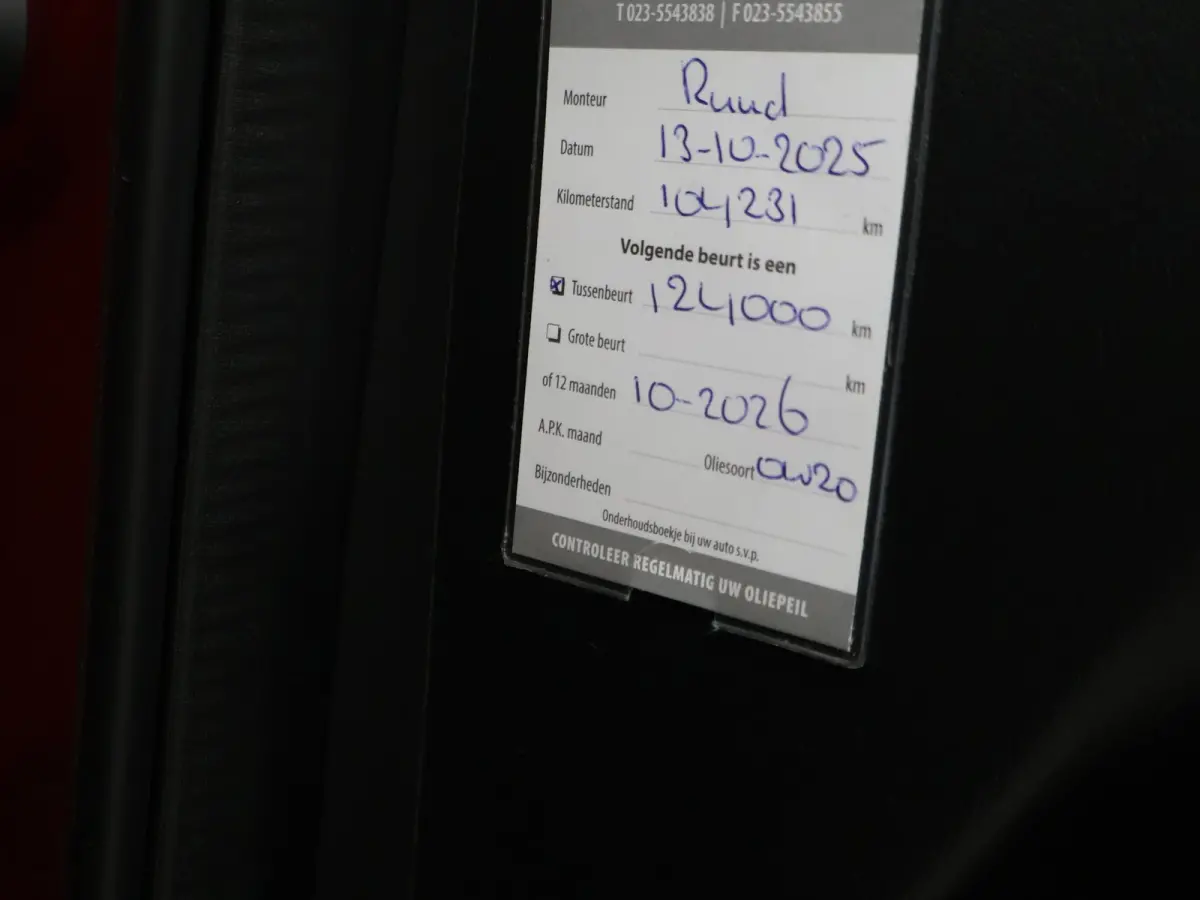 2.0 165 PK AUT. + 20 INCH LMV | LEDER | CARPLAY | BOSE | MEMORY | STUUR/STOELVERW.