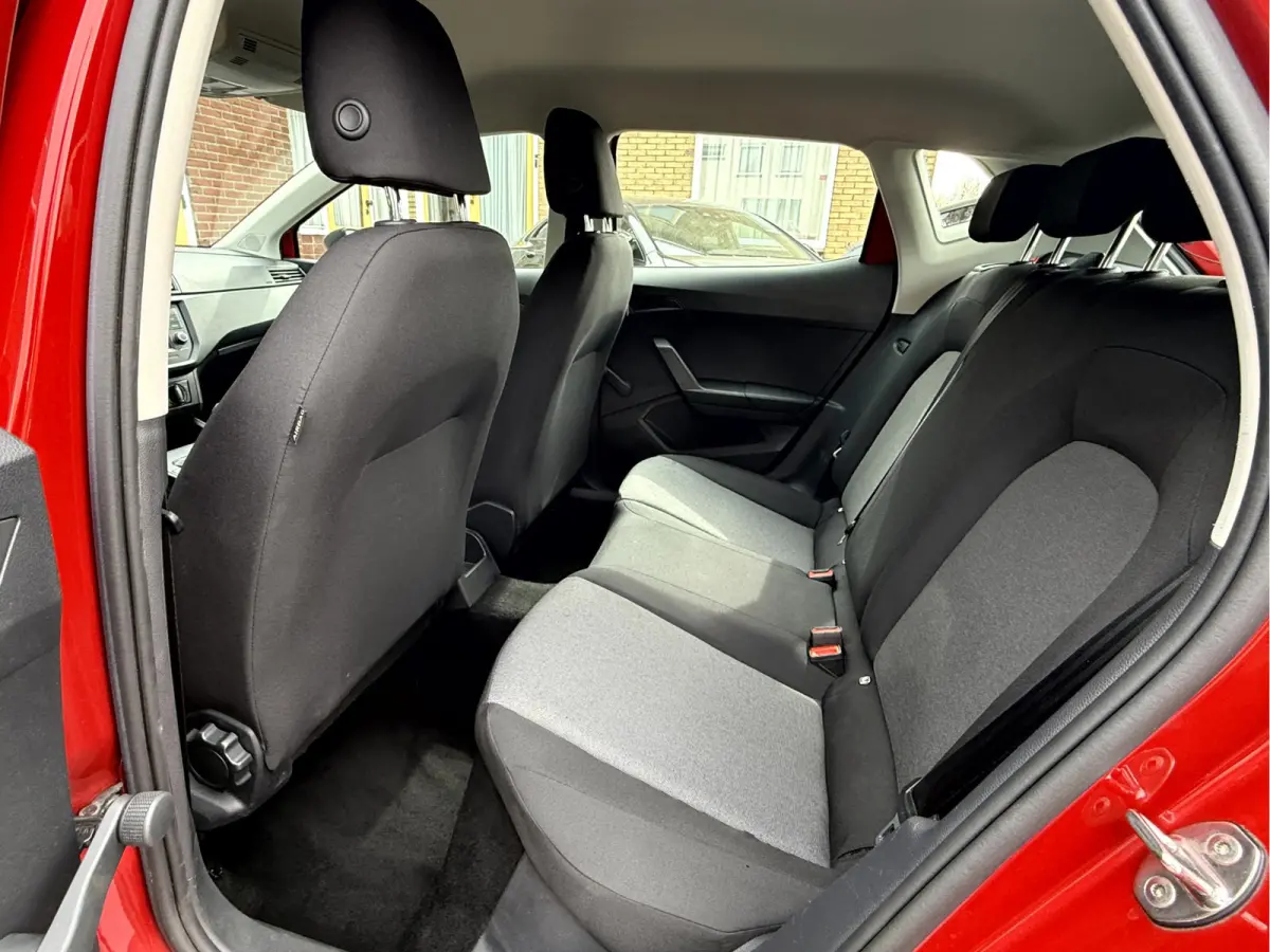 1.0 MPI Reference Airco, Stoelverwarming, Cruise Controll