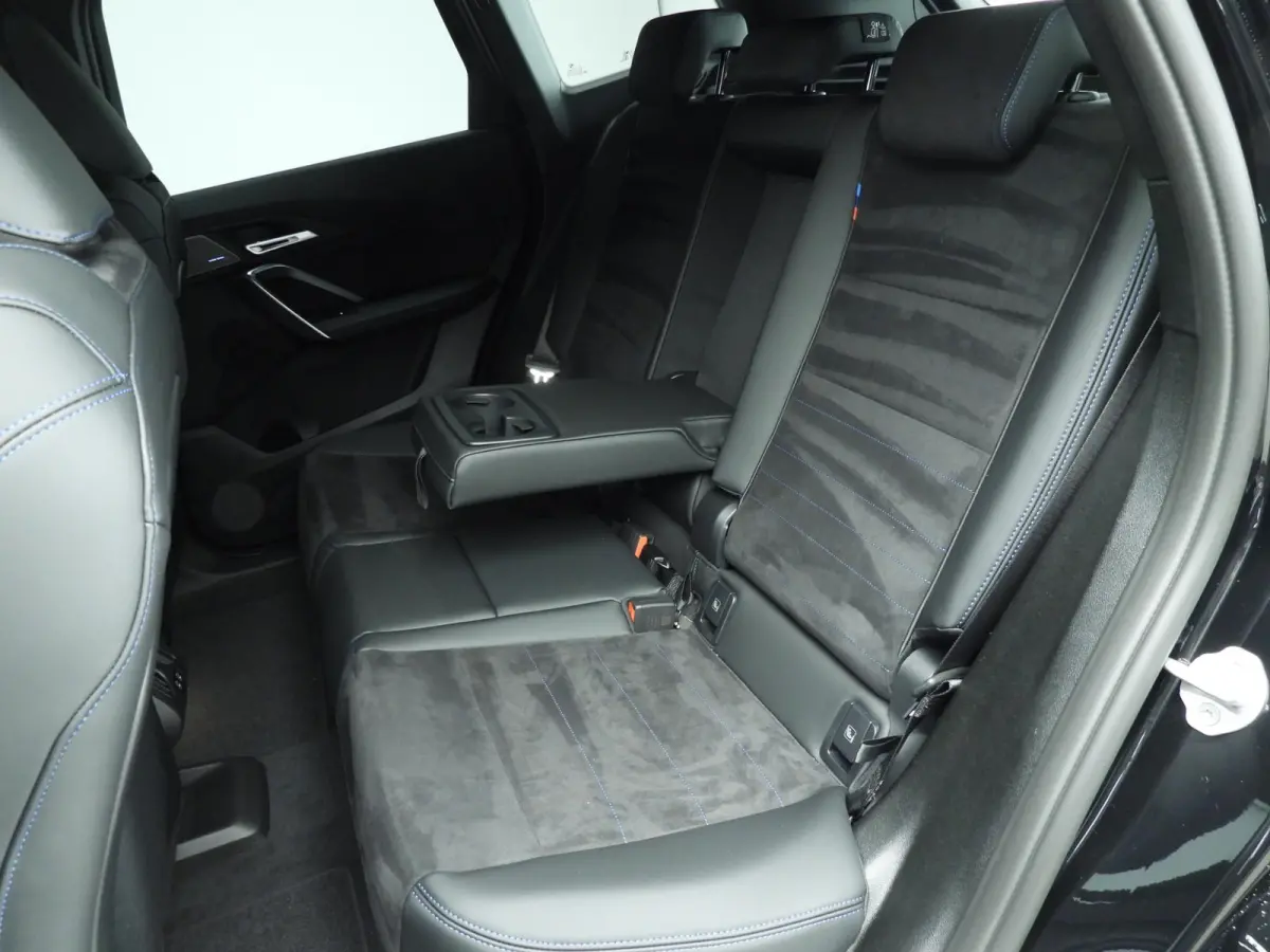 xDrive25e | M-Sportpakket | LED | HUD | Active Cruise | Trekhaak | Stoelverwarming | DAB | Harman-kardon sound | Alu 19 inch