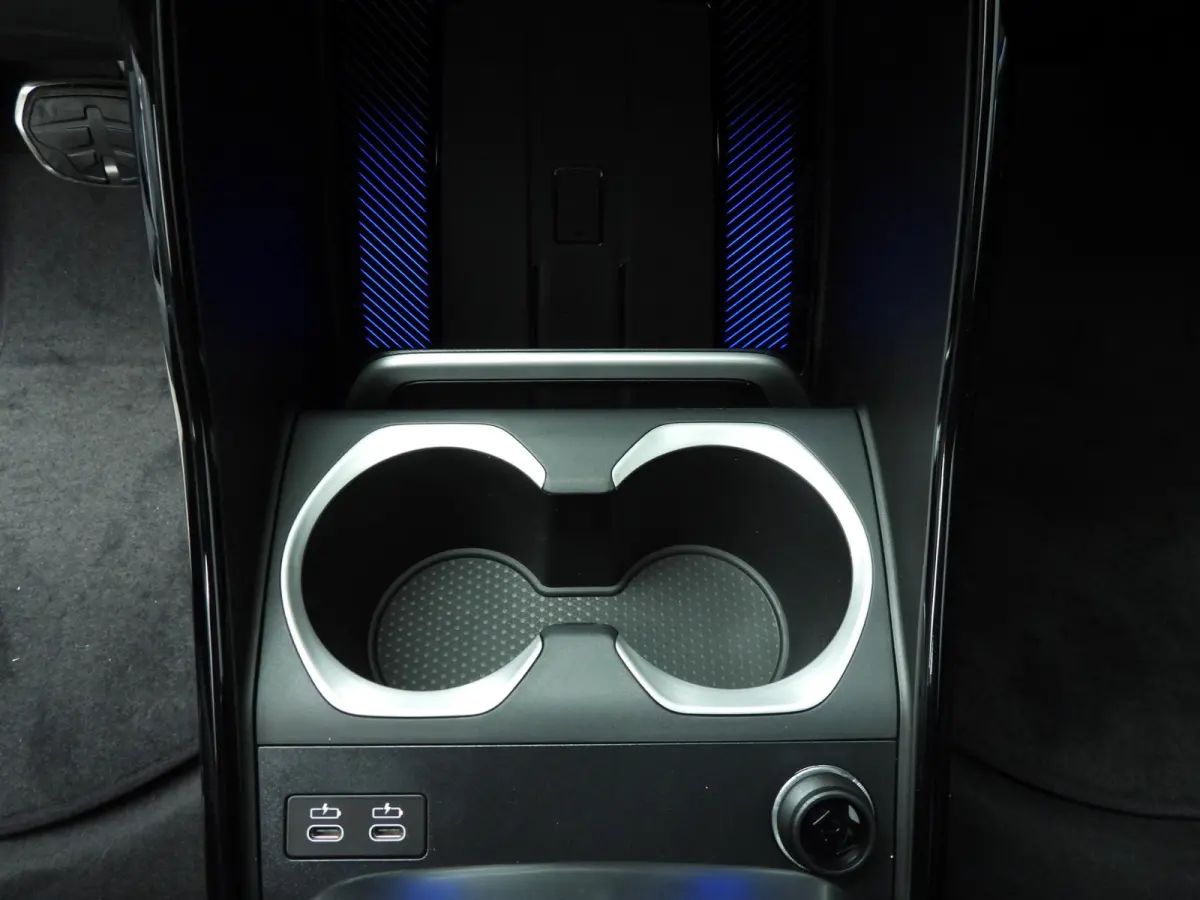 xDrive25e | M-Sportpakket | LED | HUD | Active Cruise | Trekhaak | Stoelverwarming | DAB | Harman-kardon sound | Alu 19 inch
