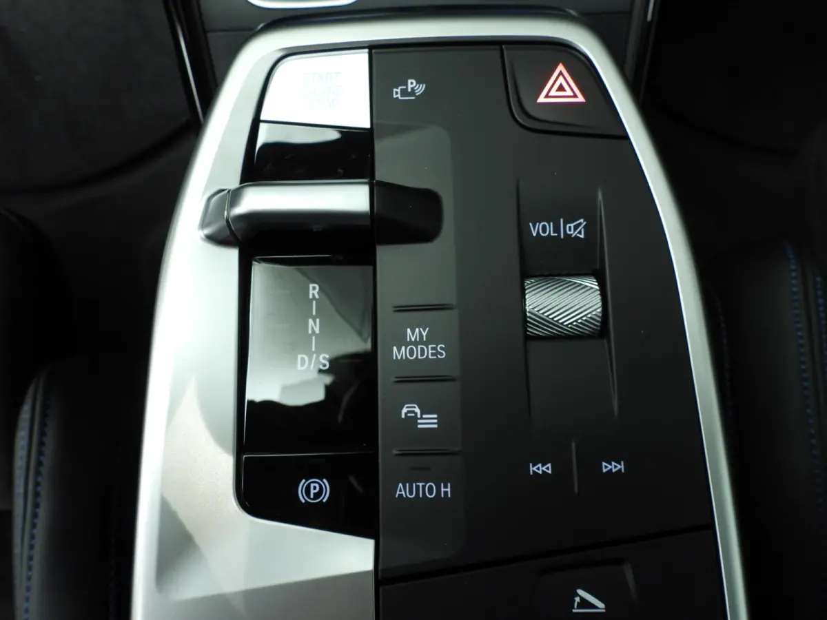 xDrive25e | M-Sportpakket | LED | HUD | Active Cruise | Trekhaak | Stoelverwarming | DAB | Harman-kardon sound | Alu 19 inch