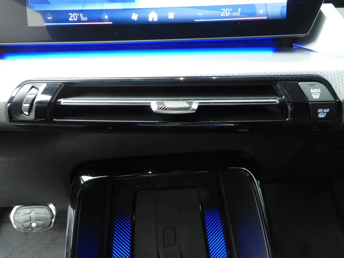 xDrive25e | M-Sportpakket | LED | HUD | Active Cruise | Trekhaak | Stoelverwarming | DAB | Harman-kardon sound | Alu 19 inch