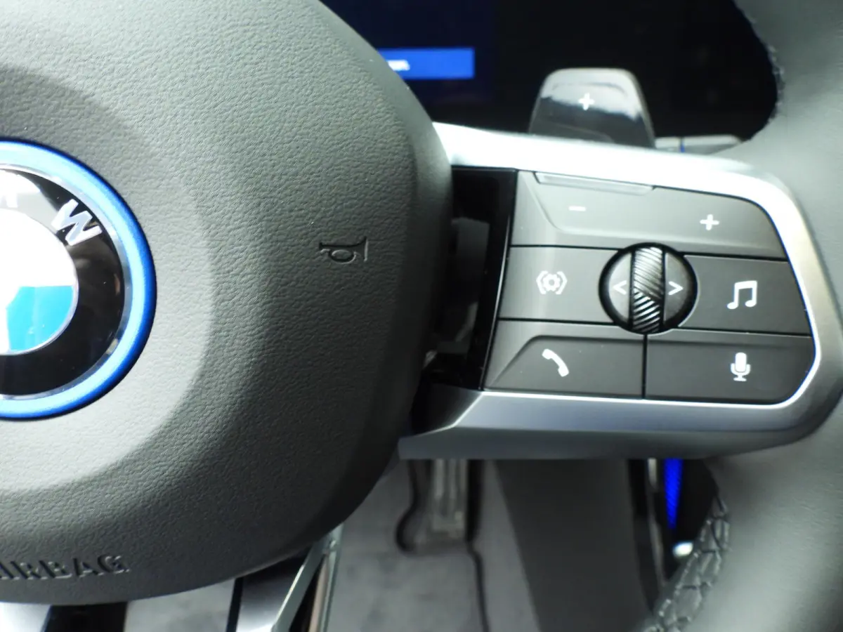 xDrive25e | M-Sportpakket | LED | HUD | Active Cruise | Trekhaak | Stoelverwarming | DAB | Harman-kardon sound | Alu 19 inch