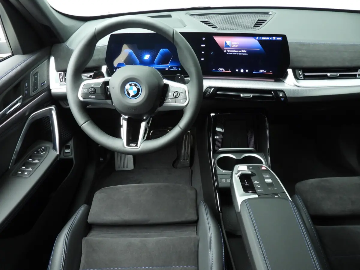 xDrive25e | M-Sportpakket | LED | HUD | Active Cruise | Trekhaak | Stoelverwarming | DAB | Harman-kardon sound | Alu 19 inch