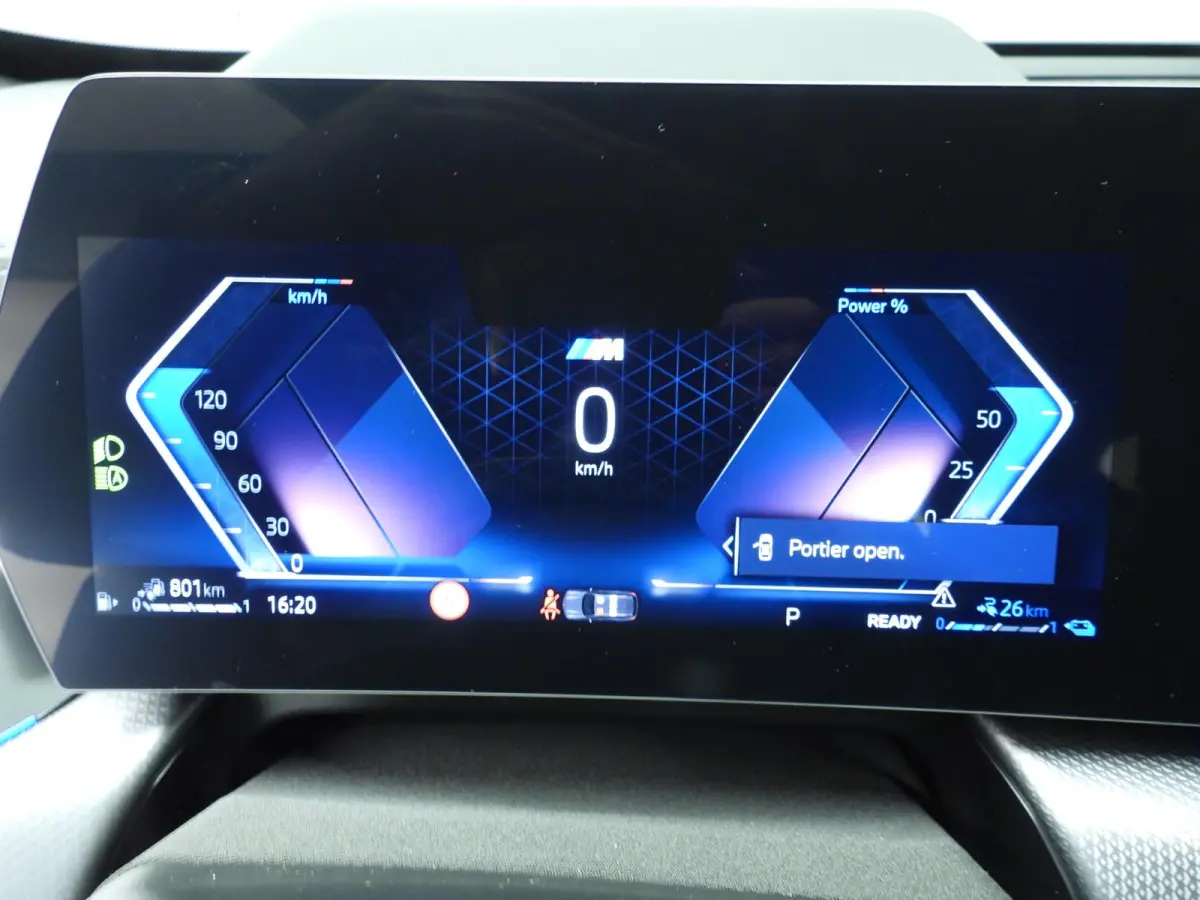 xDrive25e | M-Sportpakket | LED | HUD | Active Cruise | Trekhaak | Stoelverwarming | DAB | Harman-kardon sound | Alu 19 inch