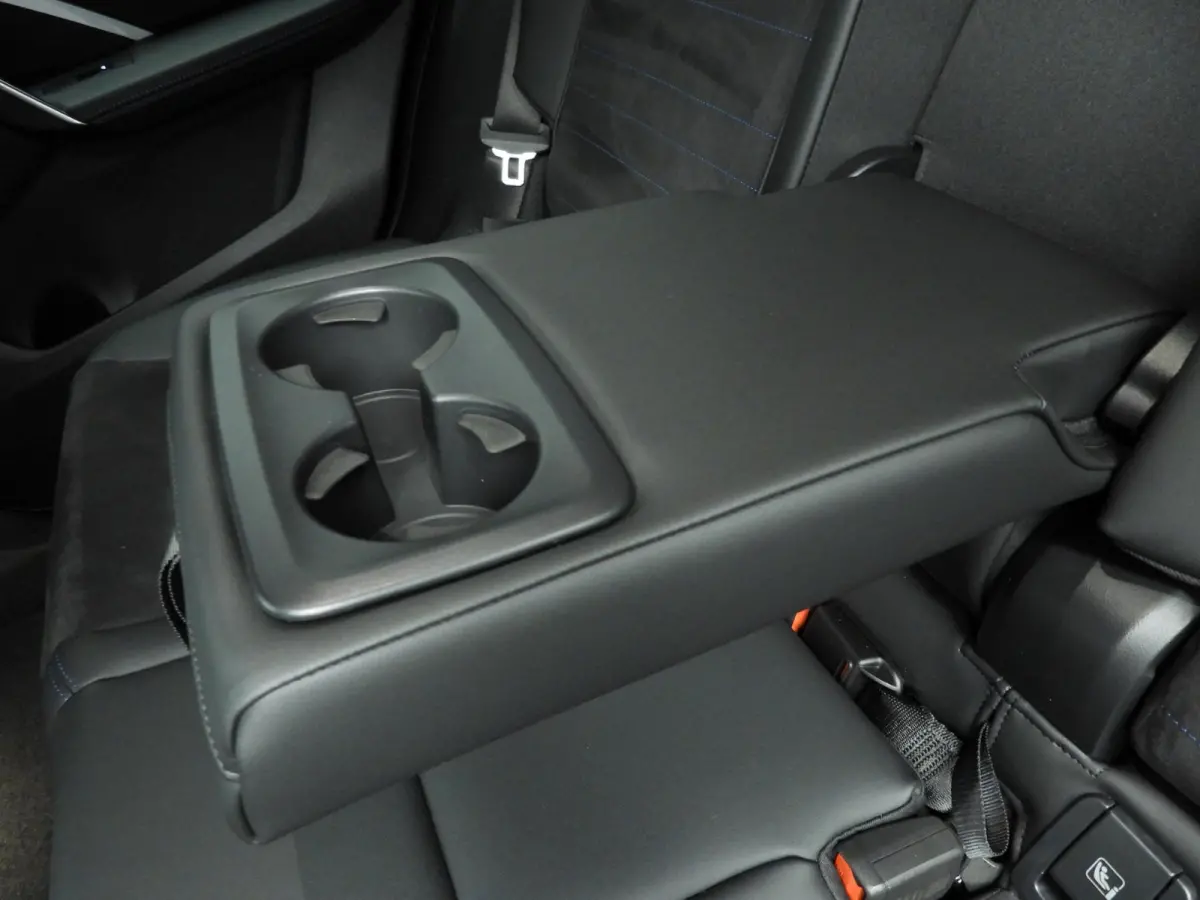 xDrive25e | M-Sportpakket | LED | HUD | Active Cruise | Trekhaak | Stoelverwarming | DAB | Harman-kardon sound | Alu 19 inch