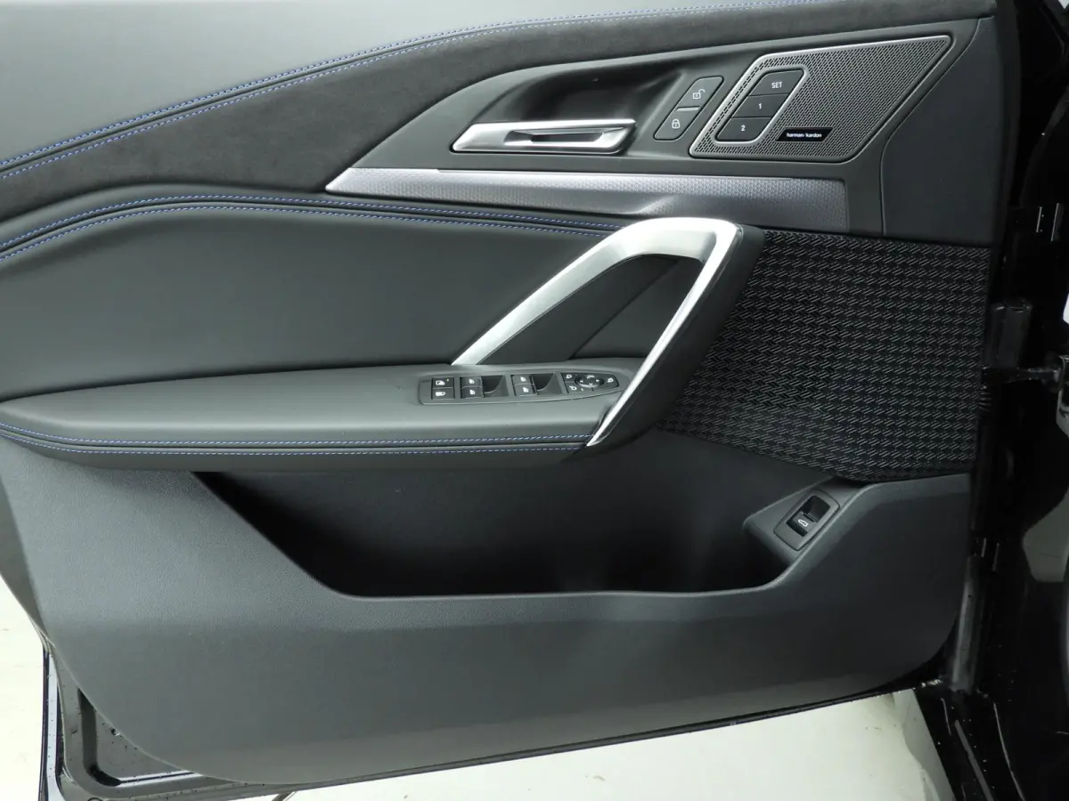 xDrive25e | M-Sportpakket | LED | HUD | Active Cruise | Trekhaak | Stoelverwarming | DAB | Harman-kardon sound | Alu 19 inch