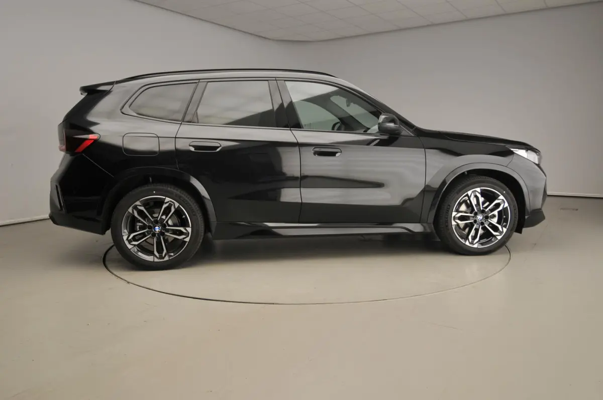 xDrive25e | M-Sportpakket | LED | HUD | Active Cruise | Trekhaak | Stoelverwarming | DAB | Harman-kardon sound | Alu 19 inch