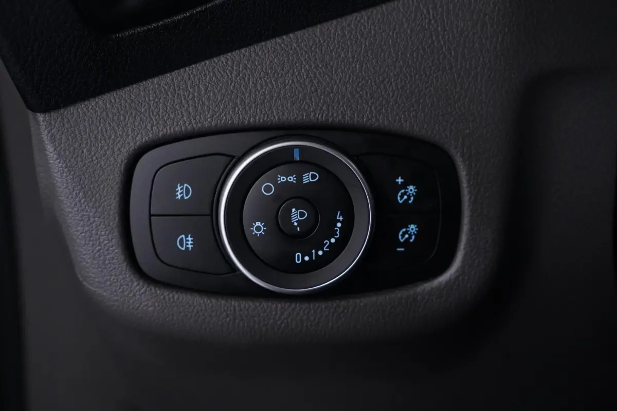 1.5 TDCi 100 pk L2 Airco, Trekhaak Cruise Control, Laadruimte Pakket, 2-Zits