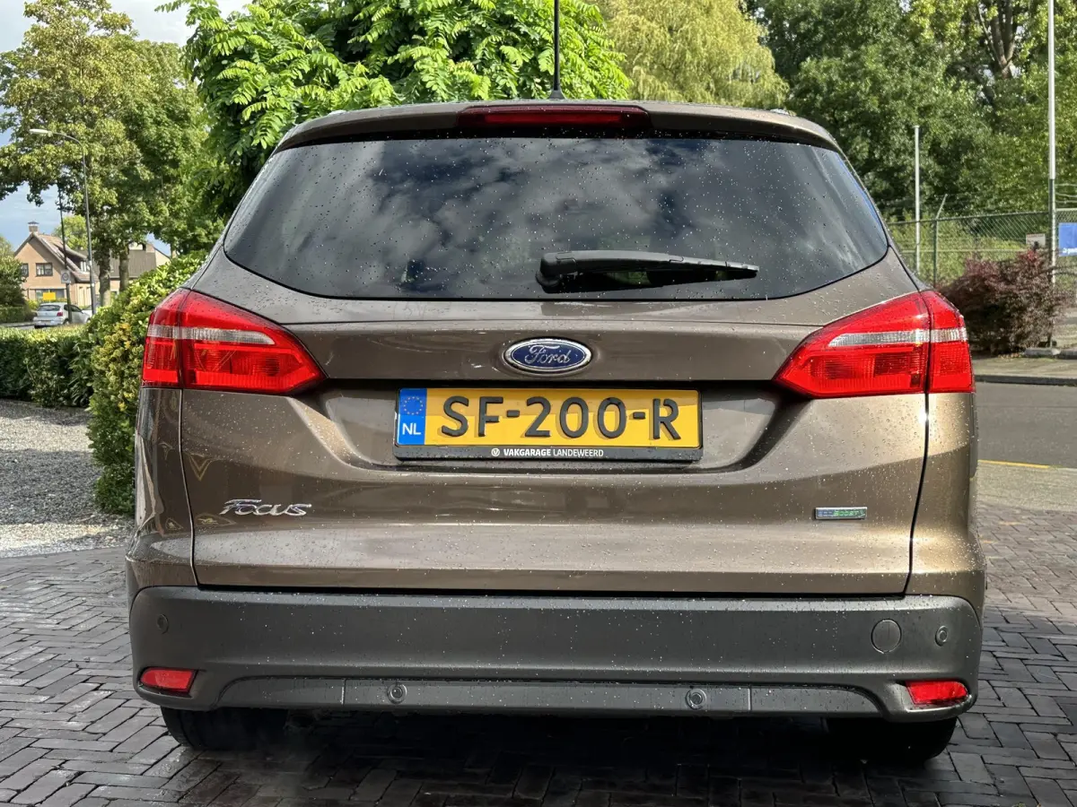 1.0 Titanium Keyless Cruise Control Stoelverw. Navi PDC 16''LM