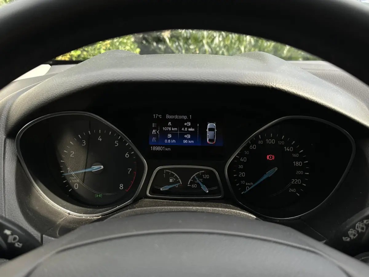 1.0 Titanium Keyless Cruise Control Stoelverw. Navi PDC 16''LM