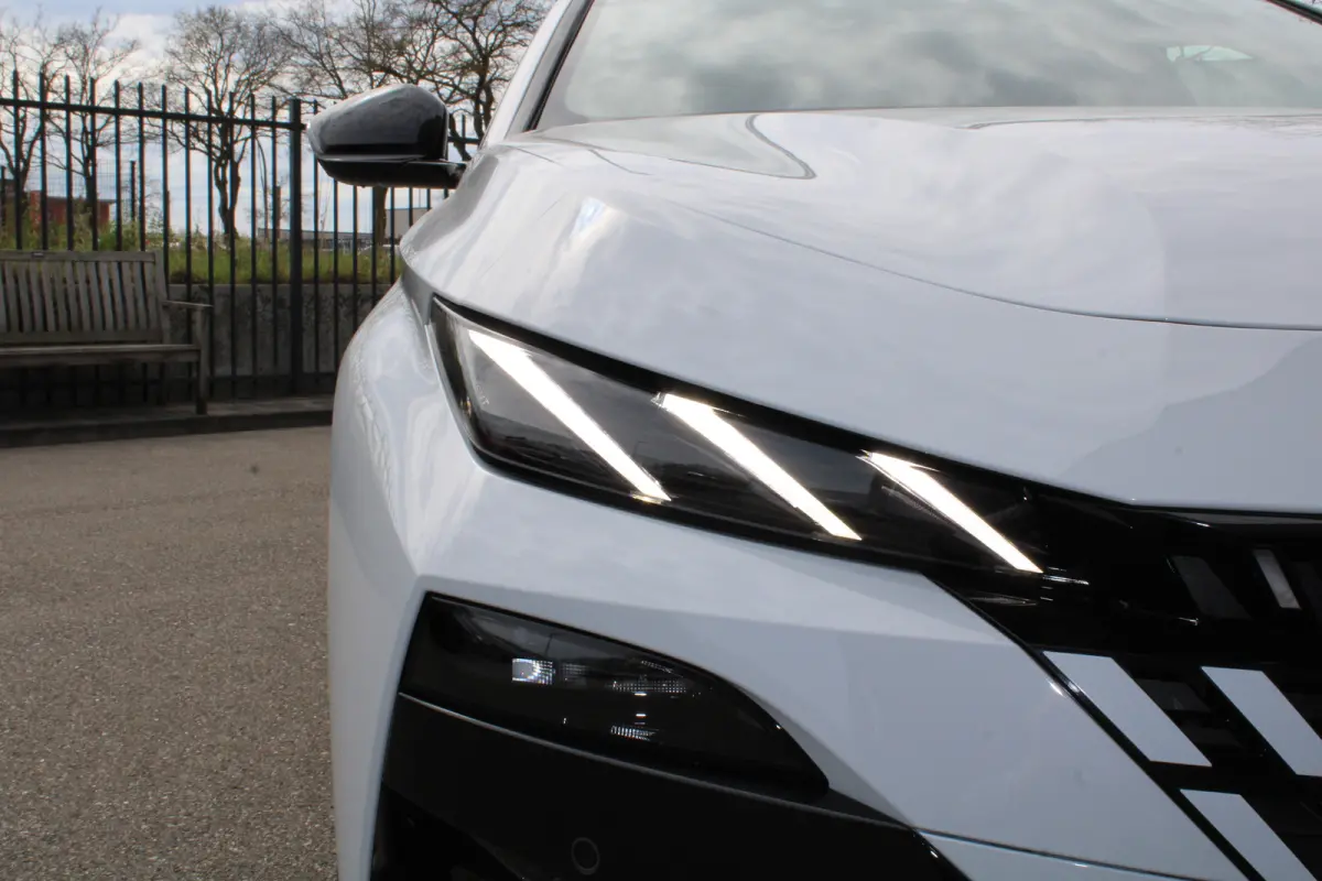 1.6 Plug-in Hybrid 195 GT | Automaat | Navigatie | Camera | Panorama/schuifdak | Focal | Nieuw model | Apple carplay |